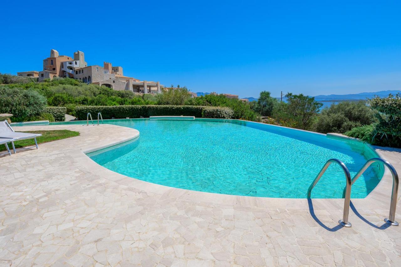 Villetta Azzurro - Sherdenia Luxury Apartments 马里内拉 外观 照片