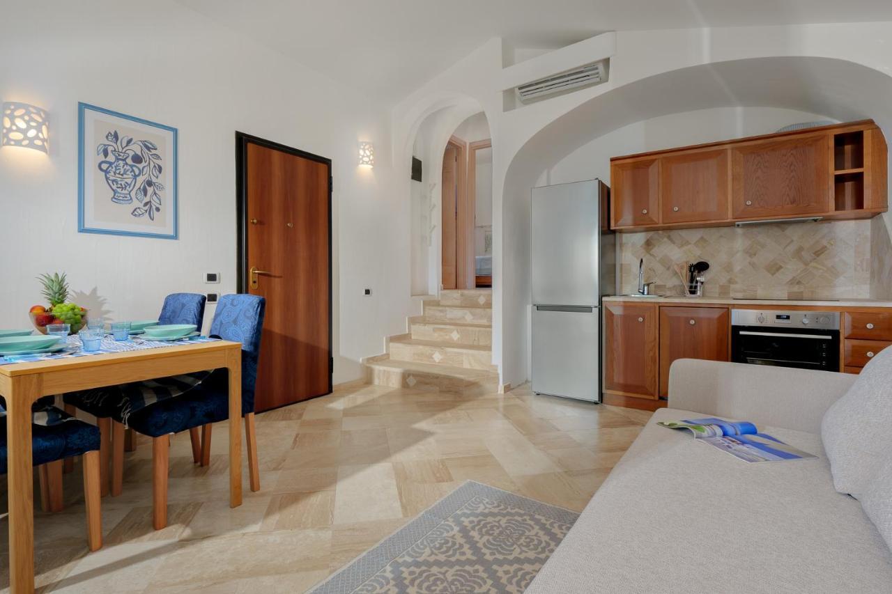 Villetta Azzurro - Sherdenia Luxury Apartments 马里内拉 外观 照片